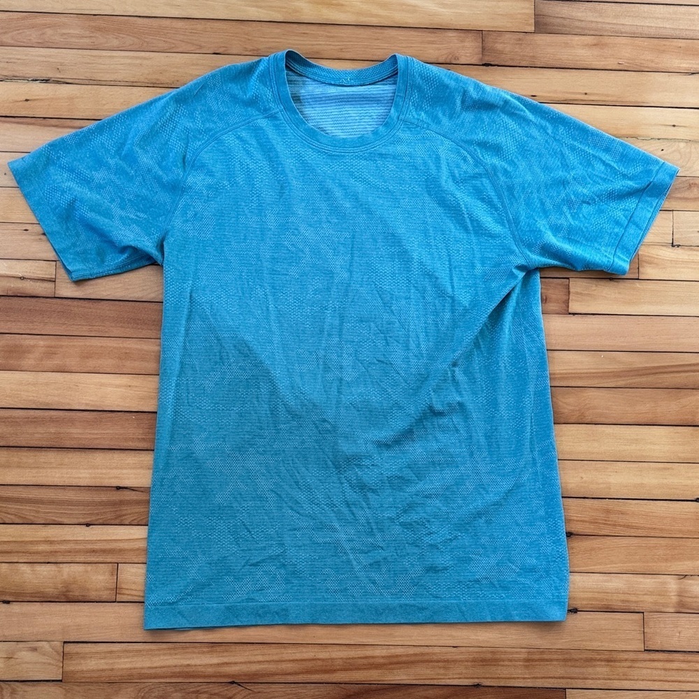 Lululemon running shirt